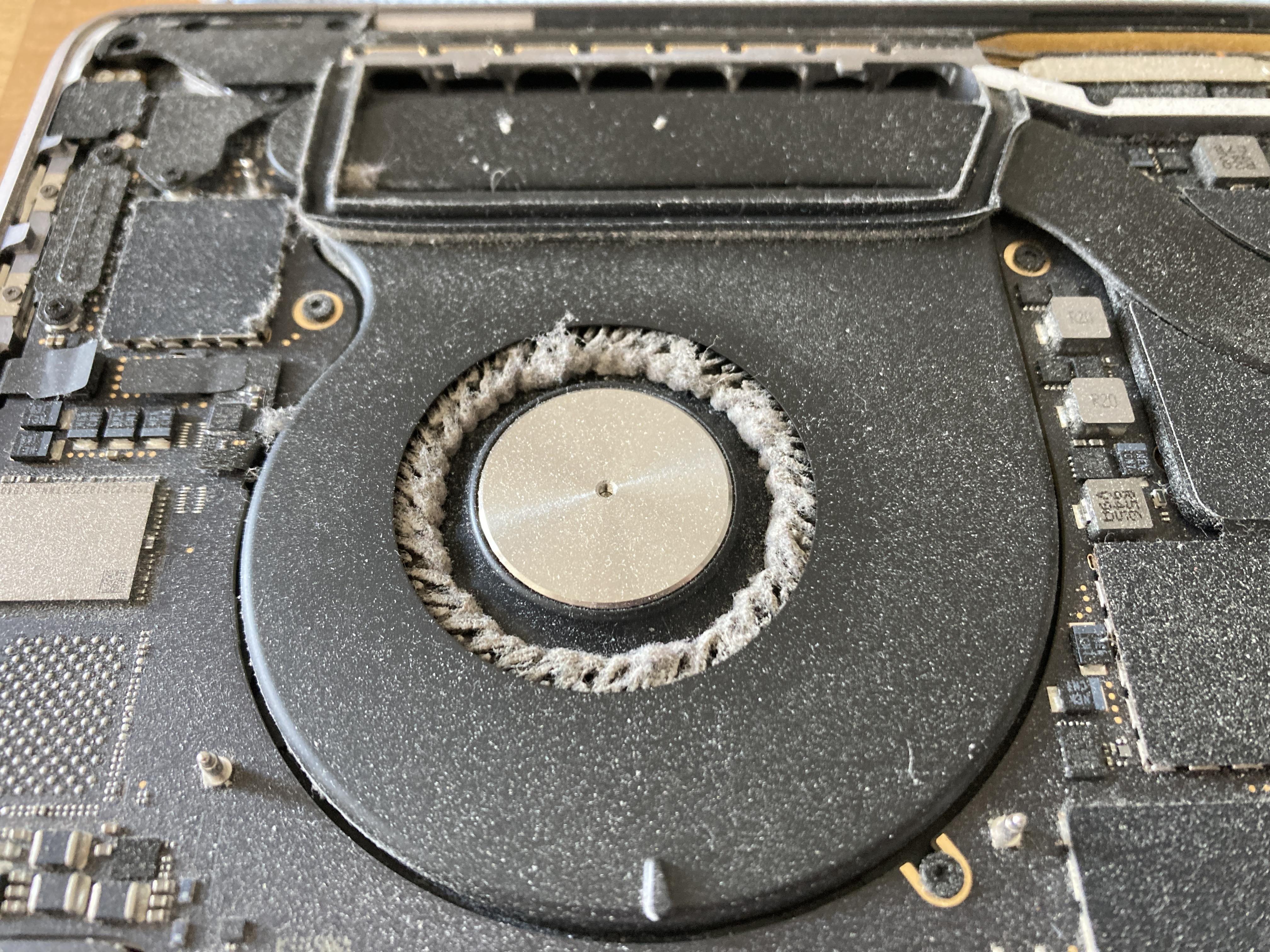 macbook Air Fan Değişim ve Temizliği