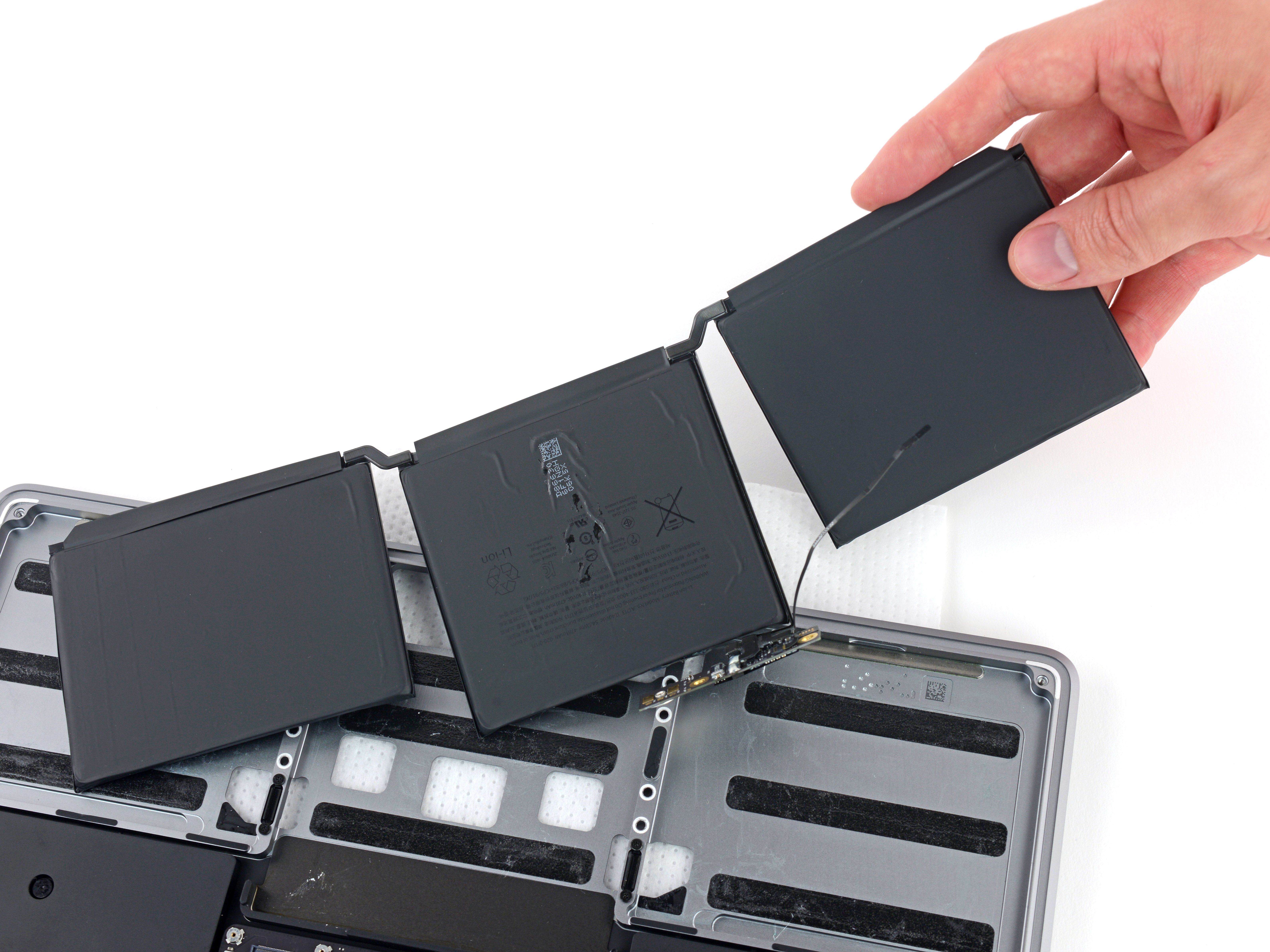 macbook pro 2022 batarya